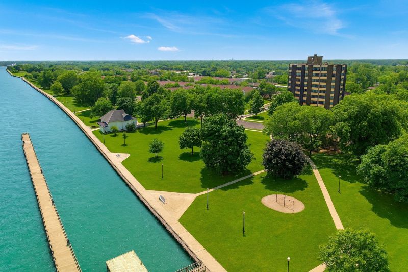 Best Bathtub Installation pros in Wyandotte, MI